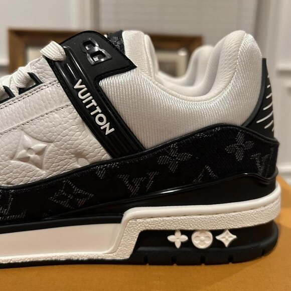 Louis Vuitton Trainers Sneakers Black / White color way - Picture 6 of 7